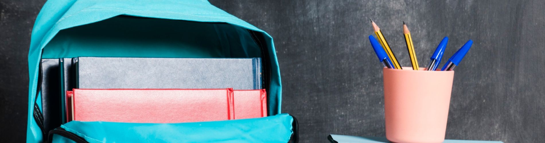 zaino-con-libri-e-penne